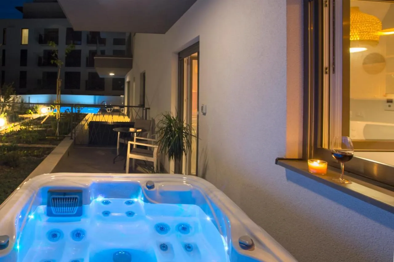 Studio And Hot Tub Spalato Appartamento