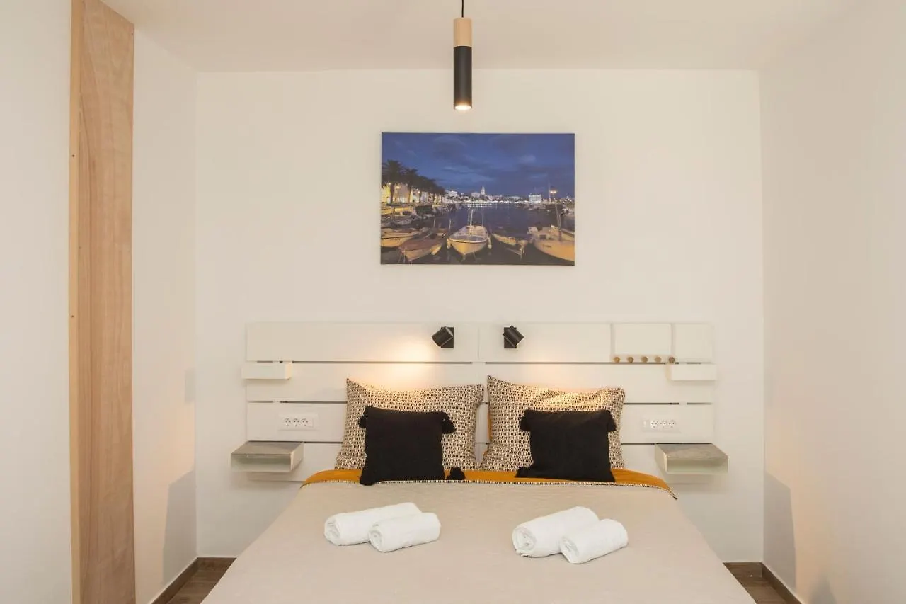Apartment Studio And Hot Tub Split